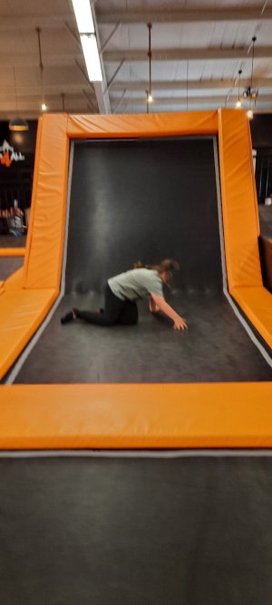 Trampolinhalle 1